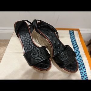 Tory Burch wedge sandel